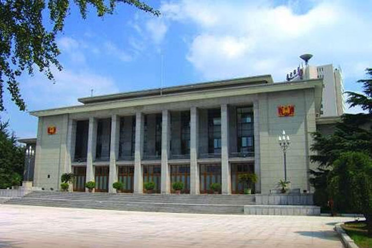 青岛市人民会堂.jpg